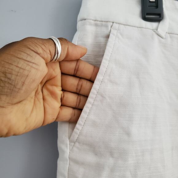 LOFT Outlet White Cotton Mid Rise 6" Short Shorts 10 - Picture 3 of 7